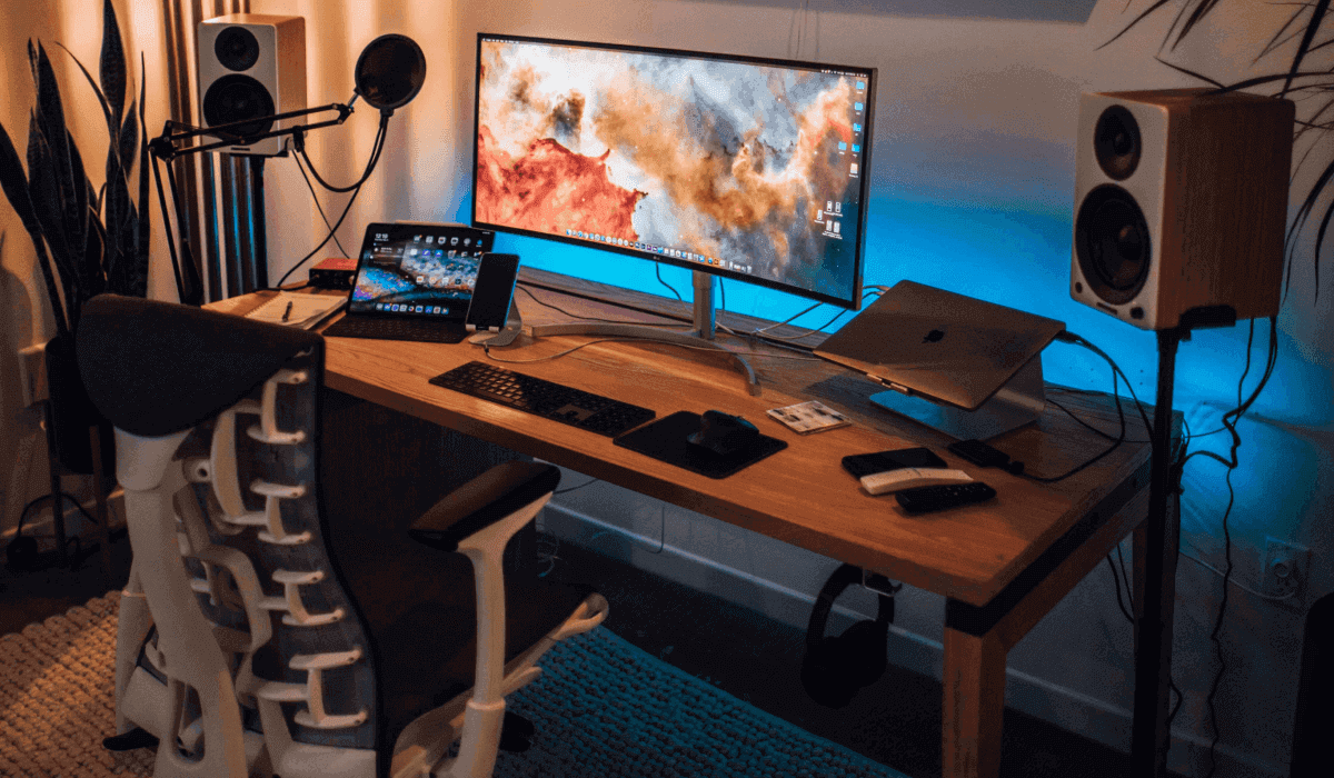 Image for article A Headphone Stand Under Your Desk